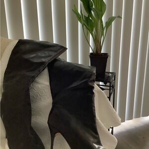 Elegant Black Women's Boots